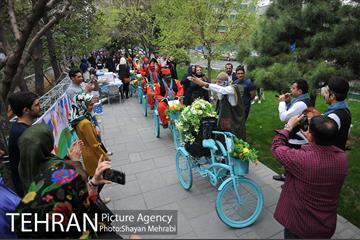 نوروزگاه هنر در پیاده‌راه بلوار کشاورز 30