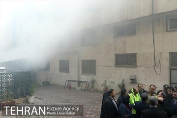 بازدید شهردار تهران از محل آتش‌سوزی ساختمان برق حرارتی وزارت نیرو  28