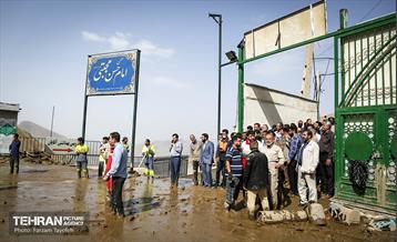 بازدید شهردار تهران از منطقه سیل زده امام زاده داوود(ع) 46