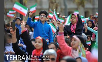 جشن بزرگ روز جمهوری اسلامی با حضور عمو پورنگ 18