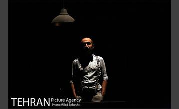 نمایش فیل در تاریکی 3