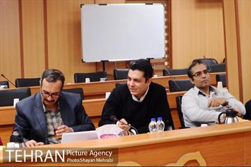 نشست صمیمانه رئیس مرکز ارتباطات شهرداری تهران با اصحاب رسانه 32