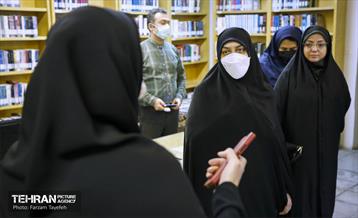 حضور نرگس معدنی پور در منطقه 5