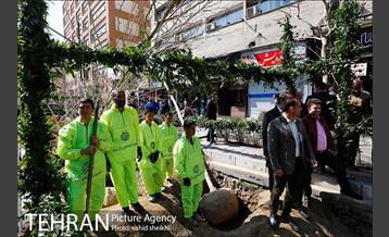 مراسم احیای درختان خیابان ولیعصر (عج) 5