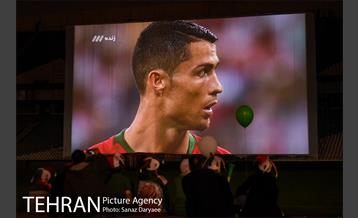 تماشای دیدار تیم‌های ملی ایران و پرتقال در استادیوم آزادی 8