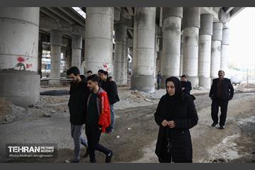 بازدید دانشجویان از پروژه مقاوم‌سازی پل تقاطع بزرگراه همت و رودخانه کن 7