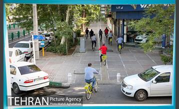 پویش سه شنبه های بدون خودرو در منطقه 8