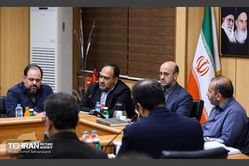 جلسه هم‌اندیشی با رابطین و فعالان اسکان آسیب دیدگان جنگ رمضان
