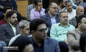 آیین تجلیل از خانواده شهدای جنگ رمضان 13