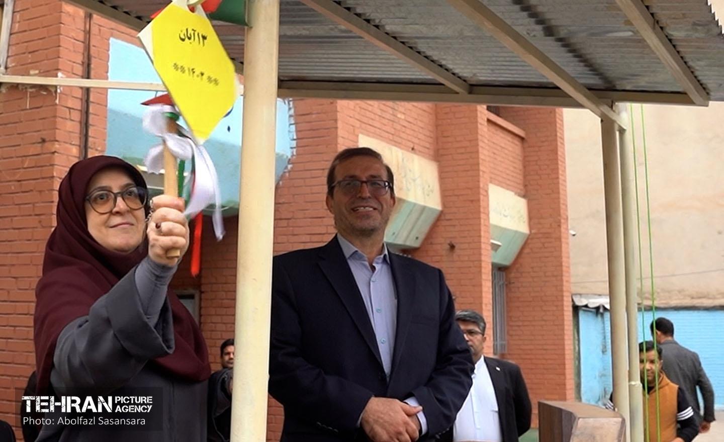 گرامیداشت روز 13 آبان در مدرسه شهید فهمیده  1