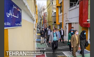 بازدید الهام فخاری از منطقه 9