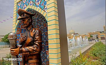 رونمایی از تندیس «خادم حرم» 4