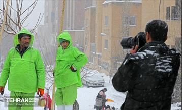 بازدید اصحاب رسانه از خدمات برف‌روبی منطقه 5 شهرداری تهران 26