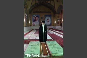 حضور رهبر انقلاب در مرقد مطهر امام راحل و گلزار شهدای بهشت زهرا 27
