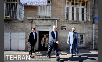 حضور شهردار تهران در منزل شهید محمدرضا امیری پری 9
