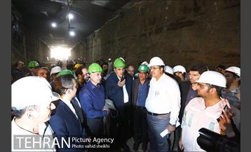 مراسم اتصال جبهه های حفاری شمالی و جنوبی تونل زیر گذر استادمعین 8