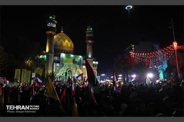 شادی مردم تهران پس از حمله موشکی ایران 15