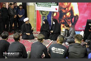 حضور شهردار منطقه هشت در مراسم عزاداری روز عاشورا