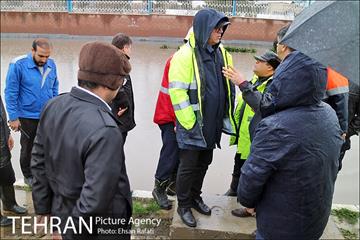 بازدید مدیران شهری از لایروبی و رسوب زدایی شبکه جمع آوری آبهای سطحی 10