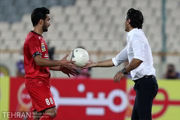 دیدار تیم های فوتبال پرسپولیس و استقلال تهران 17
