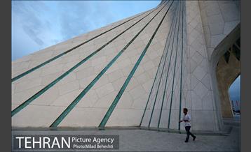 میدان آزادی‎ 26