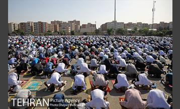 اقامه نماز عید فطر افغانستانی های اهل تسنن مقیم تهران 35