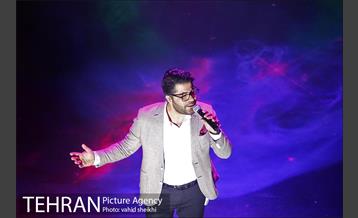 کنسرت حامد همایون در باغ کتاب 34
