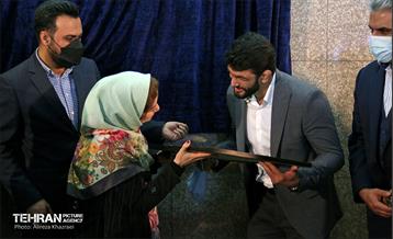 مراسم رونمایی از اولین « قطعه یادمان » دیوار افتخار متروی تهران 10