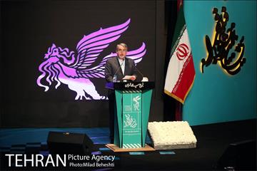 مراسم افتتاحیه سی و پنجمین جشنواره فیلم فجر‎ 18