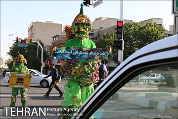 نمایش آدم فضایی ها فرشته های آموزش ترافیک  11