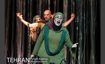 نمایش روزی می بایست می مرد‎ 12