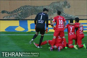 دیدار تیم های فوتبال پرسپولیس و پدیده