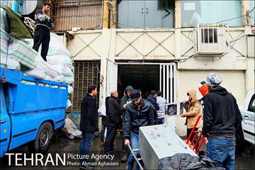 تخلیه اجناس مغازه های باقی مانده ساختمان پلاسکو -2 23