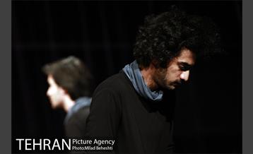 نمایش هویت پروانه های مرده‎ 8