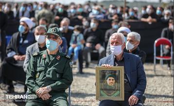 مراسم تشییع و خاکسپاری دوشهید گمنام دفاع مقدس در دریاچه چیتگر 50