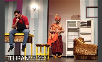 نمایش آلفرد 6