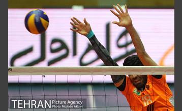 دیدار تیم های والیبال سایپا تهران و خاتم اردکان