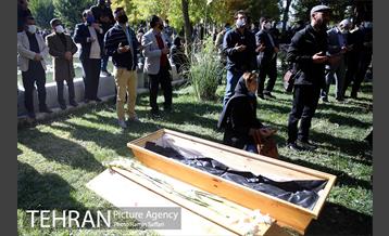 مراسم خاکسپاری پیکر محمدرضا شجریان در توس 8