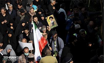 تشییع پیکرهای ۱۰۰ شهید گمنام از مقابل دانشگاه تهران 18