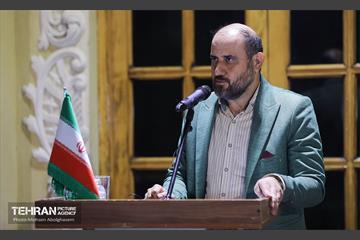 نشست شهردار تهران با اهالی شعر و ادب 19