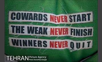 پرش با چتر از برج پرچم 6