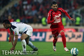دیدار تیم های فوتبال پرسپولیس و پیکان