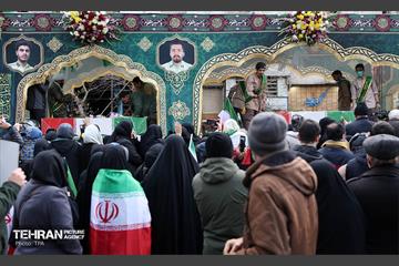 تشییع پیکر ۱۰۰ شهید مردمی و مدافع امنیت در تهران - 1 49