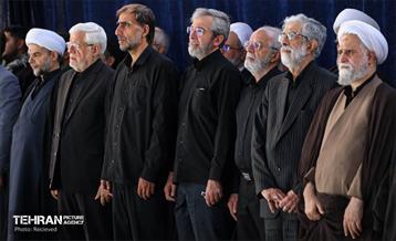 مراسم اقامه نماز بر پیکر آقای شهید ایران 53
