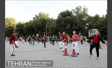 ورزش همگانی در پارک لاله 5