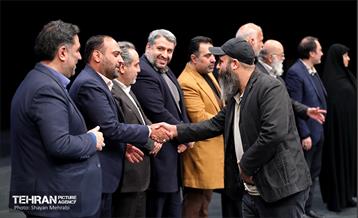 آیین تجلیل از همکاران شرکت خودرو سرویس شهر 14