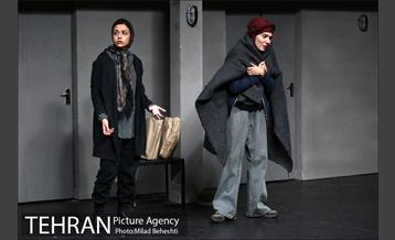 نمایش خداوند هایم را فراموش کرده است‎ 13