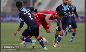دیدار تیم های فوتبال پرسپولیس و پیکان 5