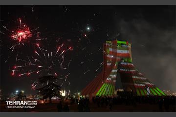 نورافشانی جشن پیروزی انقلاب اسلامی در میدان آزادی 15
