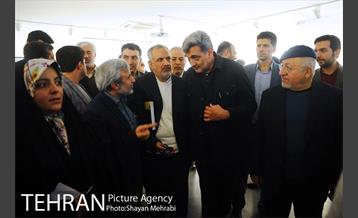 کتابگردی پیروز حناچی سرپرست شهرداری تهران در روز کتاب 39